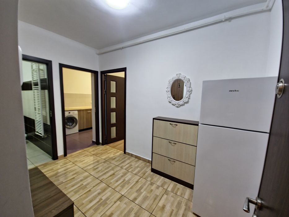 Închiriez garsonieră