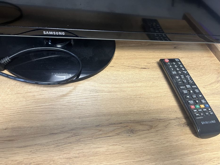 Samsung 32” LED телевизор с пультом