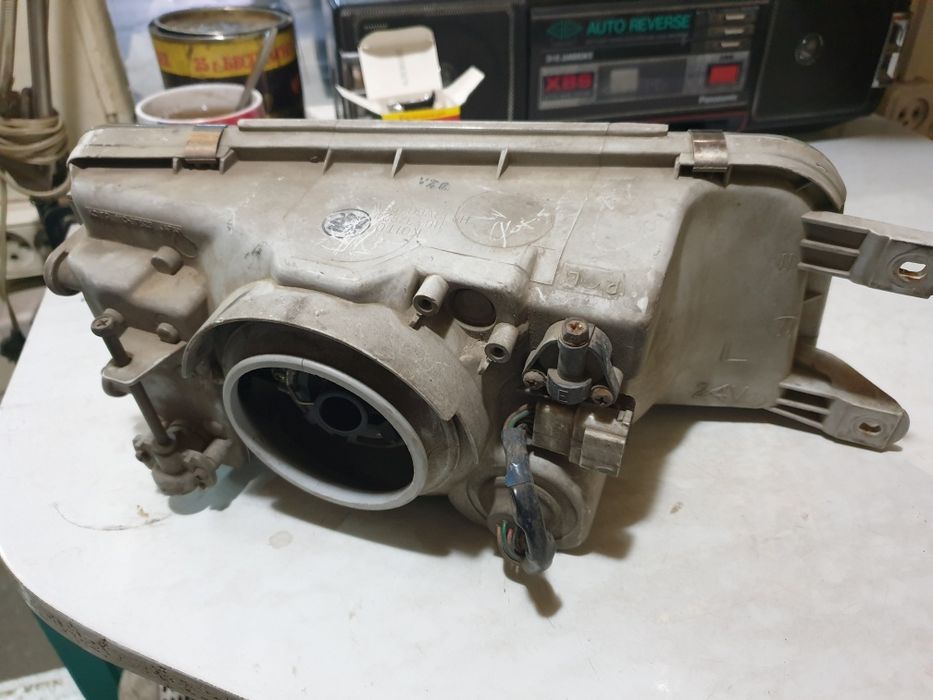 Фара ЛЕВАЯ Mitsubishi Space Wagon 2