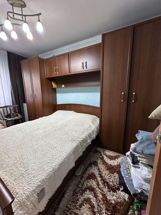 Продам спальный гарнитур