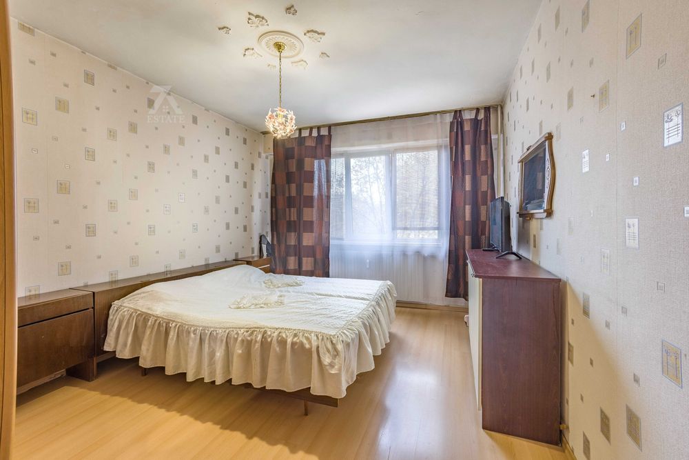 Продава се 3- стаен, южен апартамент в ж. к. Изток- гр. Перник