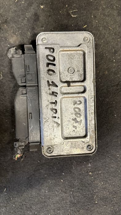 ECU / Компютър Двигател / VW Polo 1.4i 16v / BUD /
