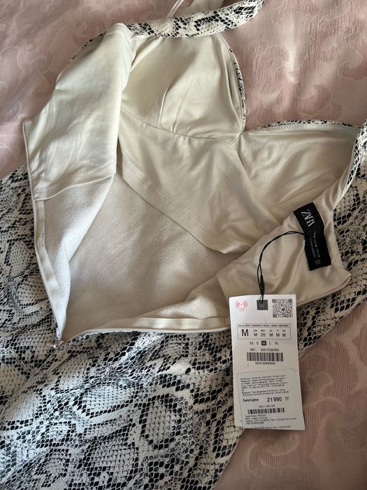 Платье Zara принт змеи