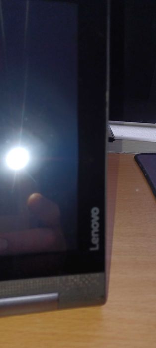 Продавам таблет Lenovo за части!
