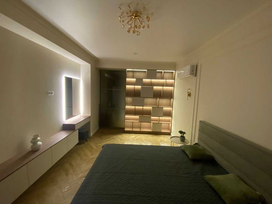 Дава се под наем Двустаен апартамент в София, Студентски град - 70 кв.м за 475 € - Снимка #1