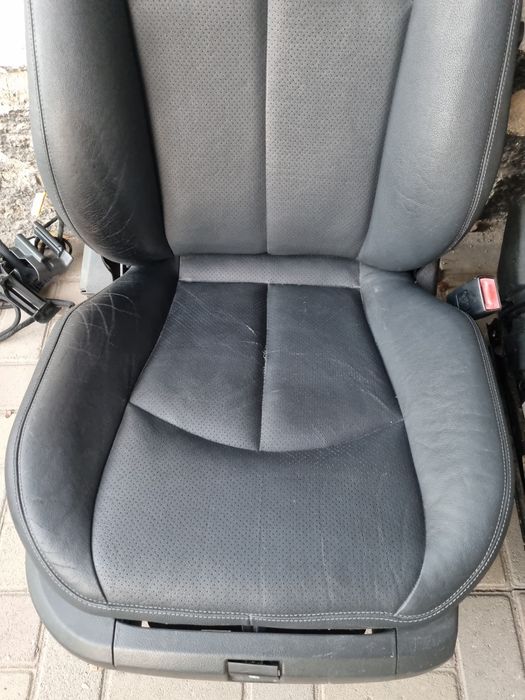 Пара передних сидение w211