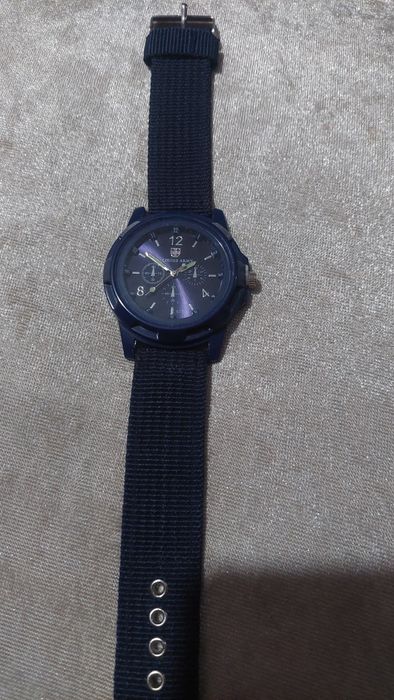 Часы новые наручные