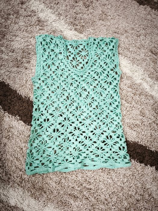 Продам жилет  вязаный