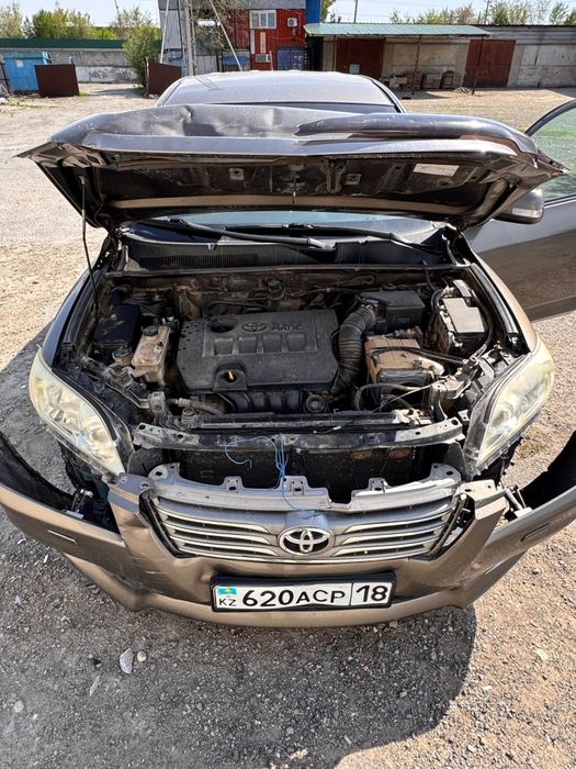 Toyota rav 4 2010 год