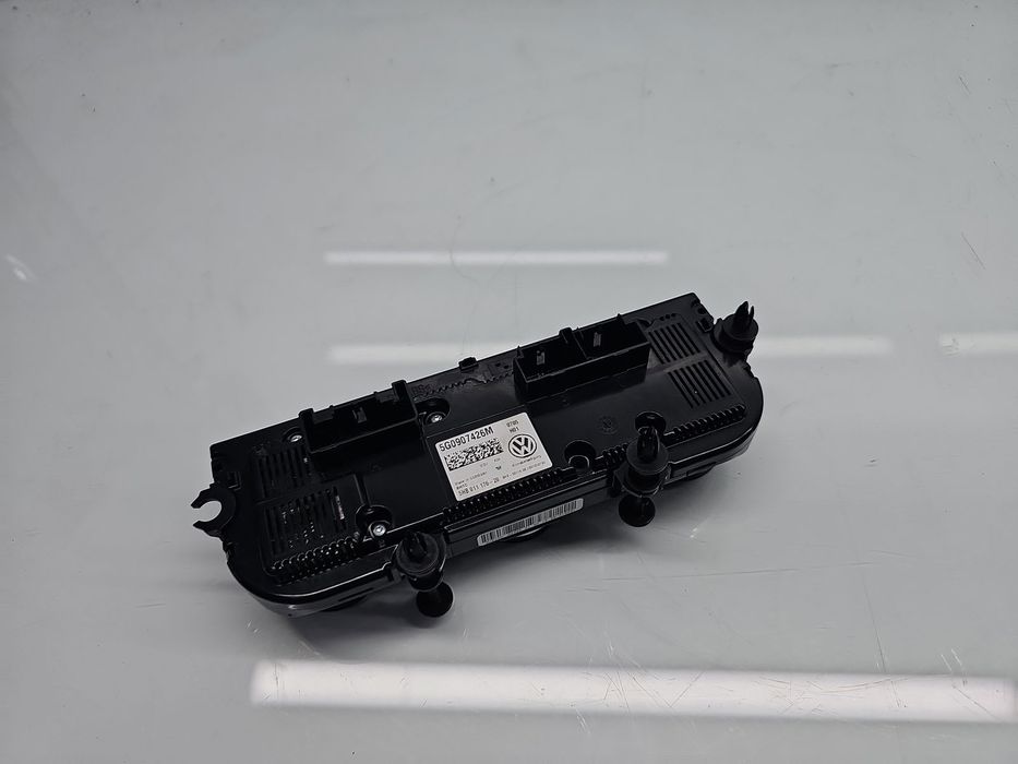 Panou comanda clima Volkswagen Golf 7 (5G) [Fabr 2014-prezent] 5G0907
