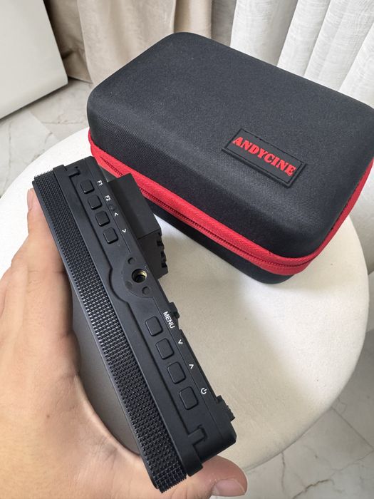 Vând monitor extern Andycine A6 Max