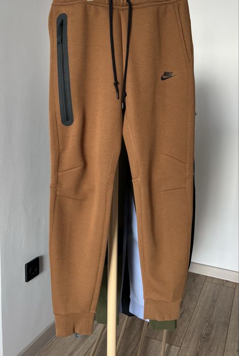 Nike Teck Pack FB8002……………………………………………..