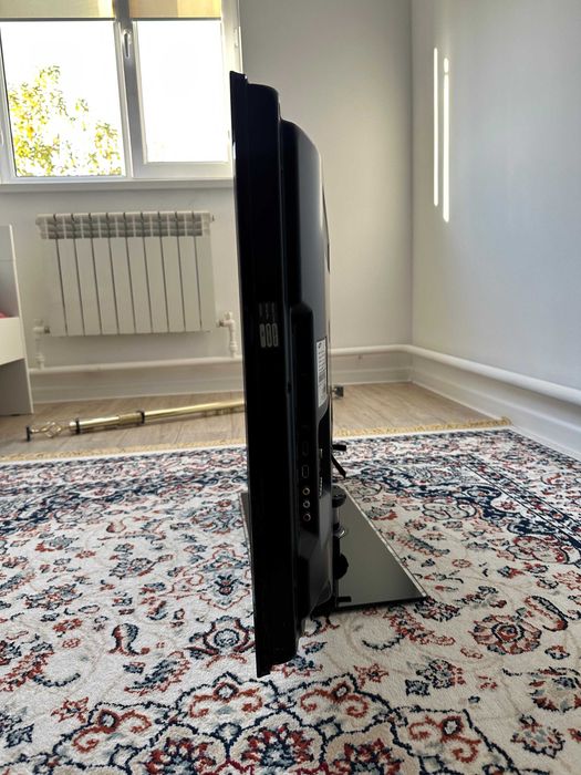 Телевизор Samsung LE40C550J1W черный