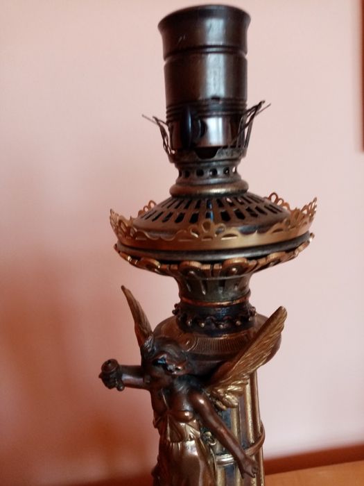 Veioza de cupru/bronz cu statuie zeiță cu torta, 54 cm