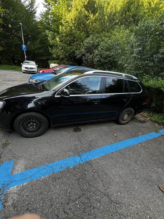 Vand Golf 6 2011 cu dotari bunicele pentru vremea lui