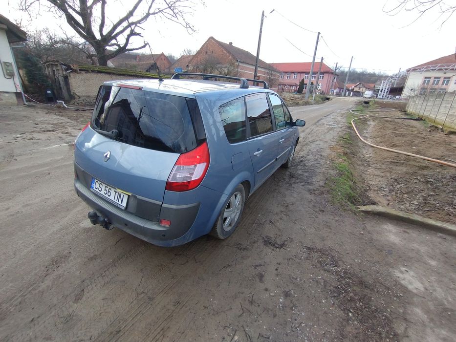 Renault grand scenic devanzare