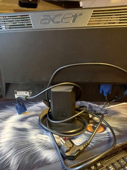 Продам монитор б/у