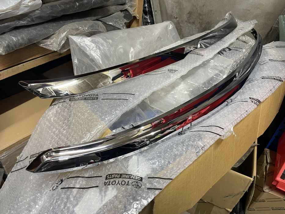 молдинг капота камри