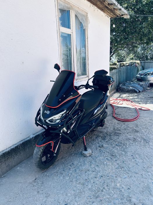 Продам MAXI 180cc мопед