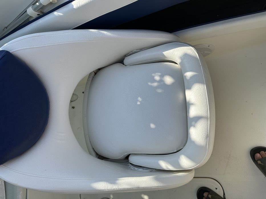 Vand barca Bayliner  652