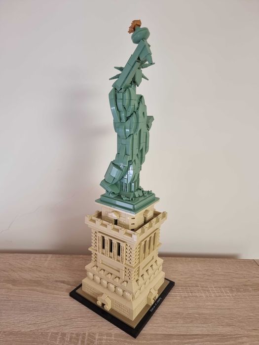 LEGO Architecture Statuia Libertatii 21042, 1685 piese