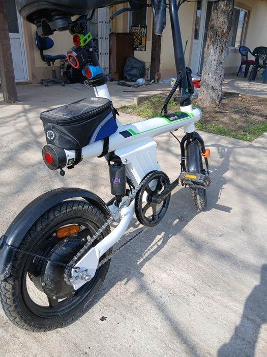 Bicicletă electrică nouă stare bună întreținută 4000