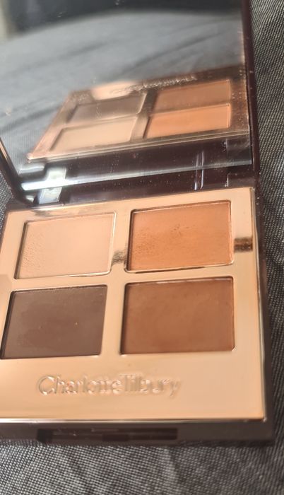 Козметика на Bobbi Brown, YSL и др. и Mac