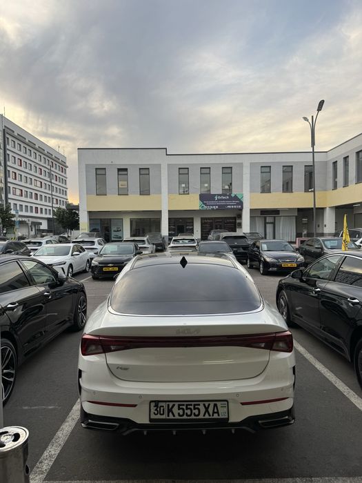 Kia K5 2023 Bez lyuk