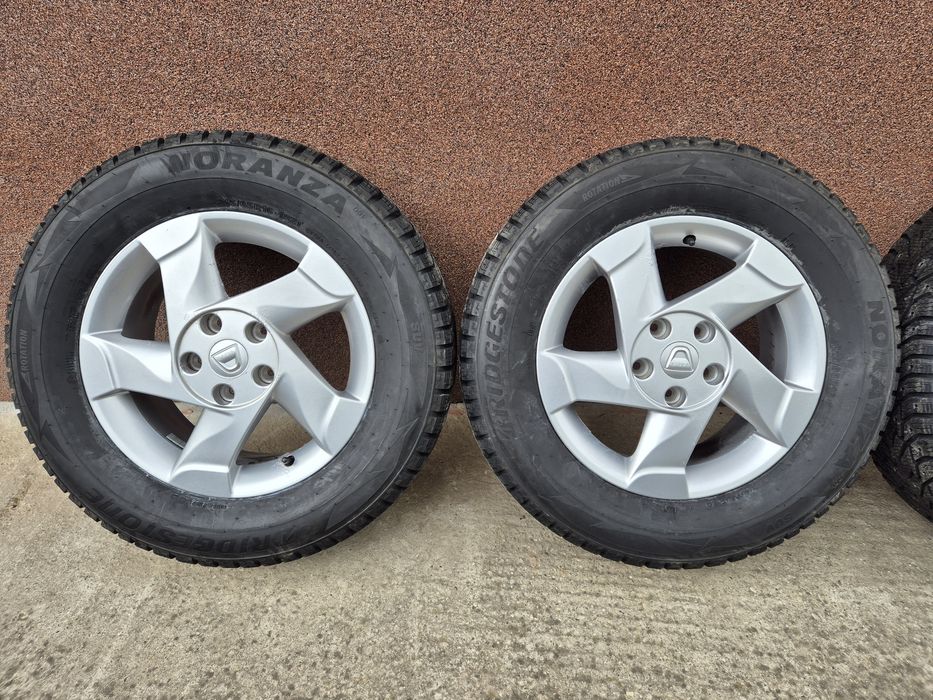 Jante Duster R16 5x114,3 cu anvelope Bridgestone 215/65R16
