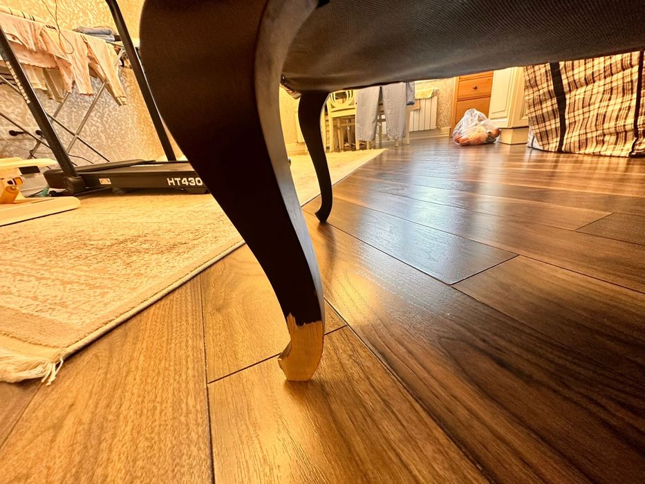 Продам диванчик в прихожку