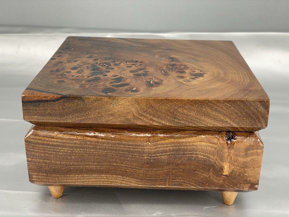 Шкатулка деревянная