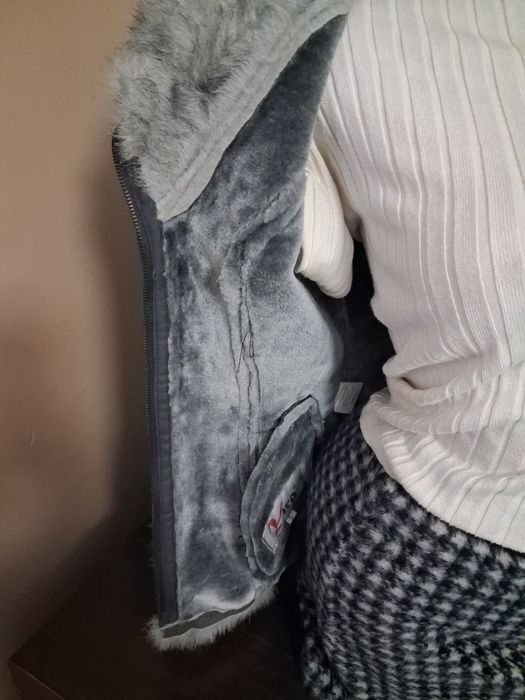 Geacă damă gri cu blană, stil elegant, mărimea S
