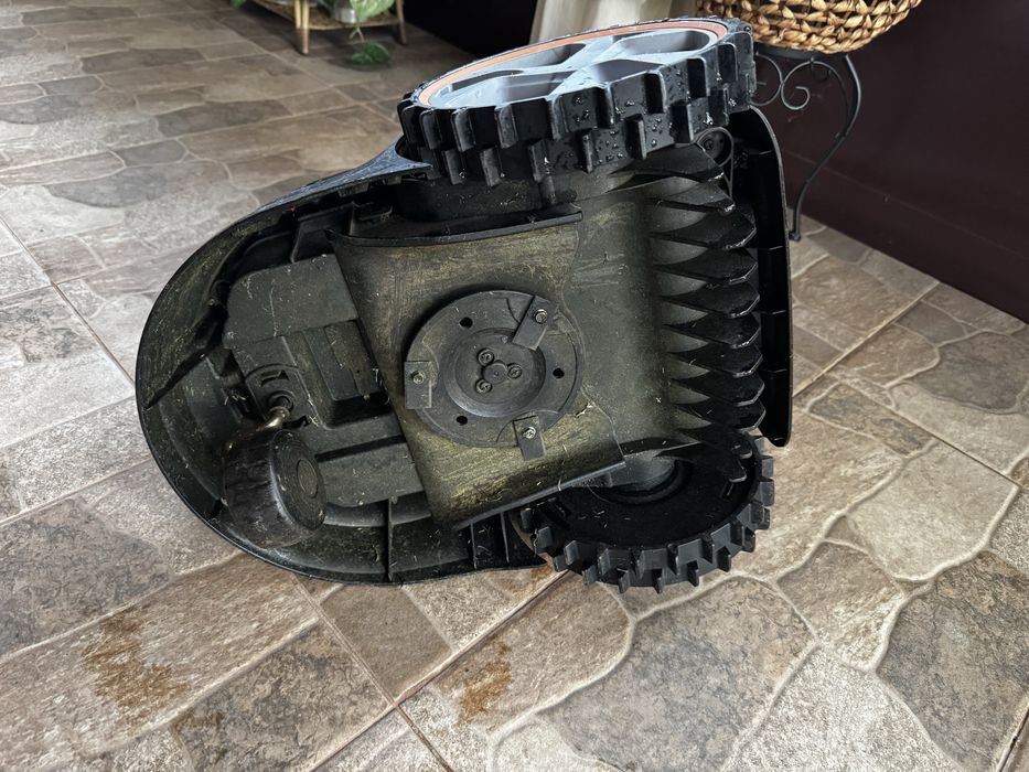 Косачка робот lawnmaster