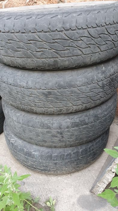Продам комплект шин 215 70 r16