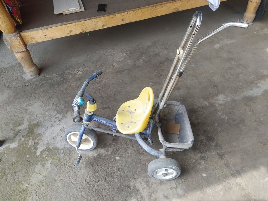 Трехколесный велосипед