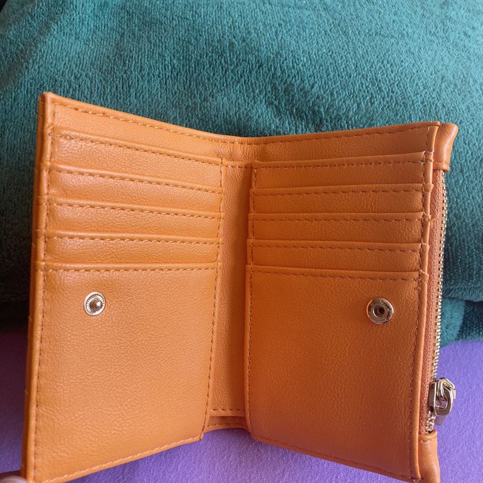 Ново дамски портмоне