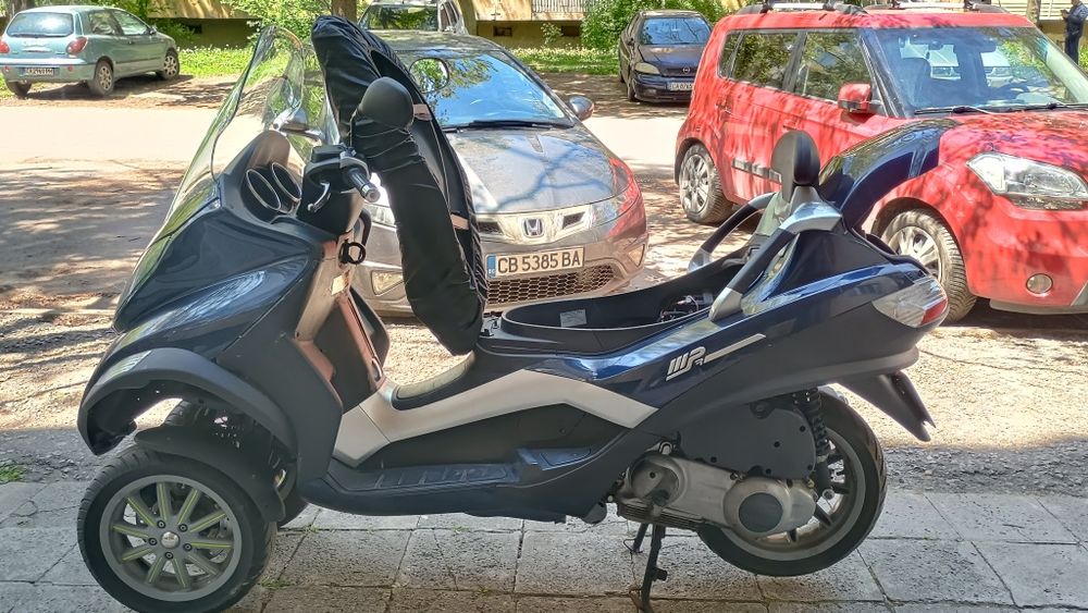 Продавам скутер Piaggio Mp3,250i