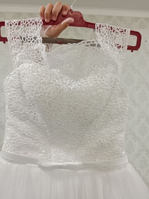 Той көйлегі сатылады