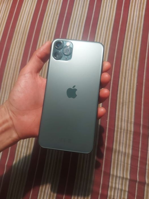 Продам iPhone 11 Pro Max