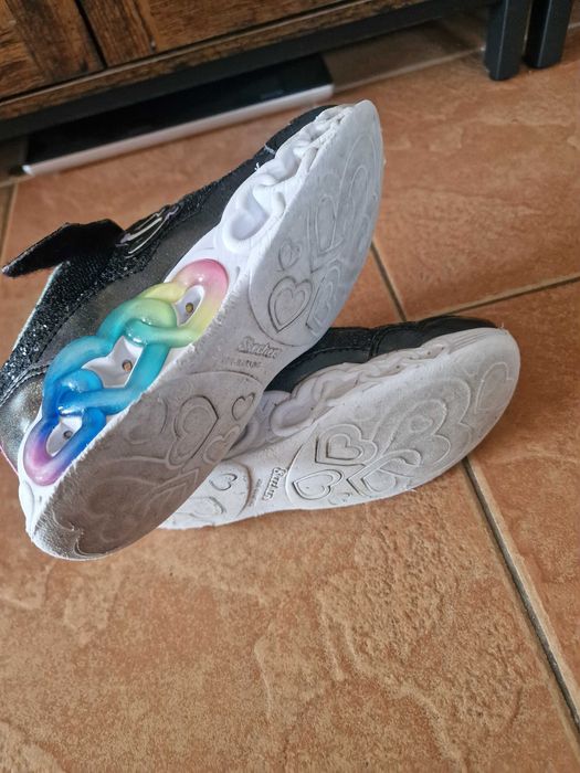 Продавам маратонки Skechers, 32 размер