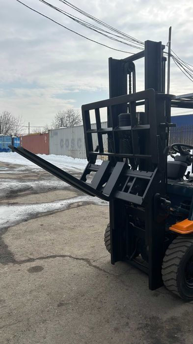 Вилочный погрузчик (кара)