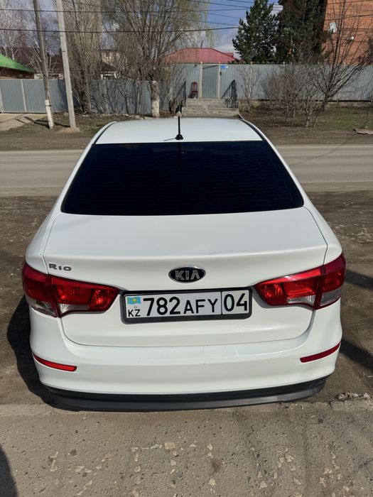 Kia Rio 2015, автомат