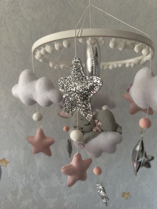 Продам мобиль с кронштейном