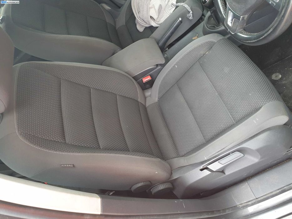 Interior Textil 5 Locuri Fara Incalzire Scaun Scaune Stanga Dreapta Fata si Bancheta cu Spatar Volkswagen Touran 1T3 2010 - 2015 [K5535]