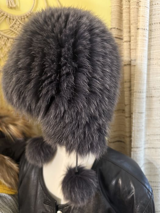 Caciula blana naturala pe tricot