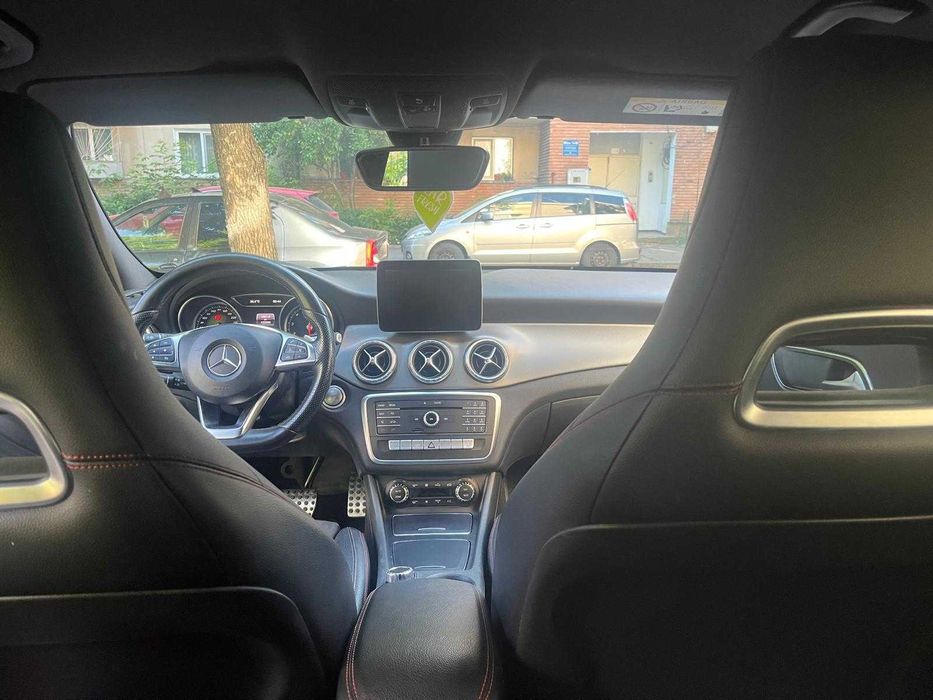 autoturism mercedes benz CLA180