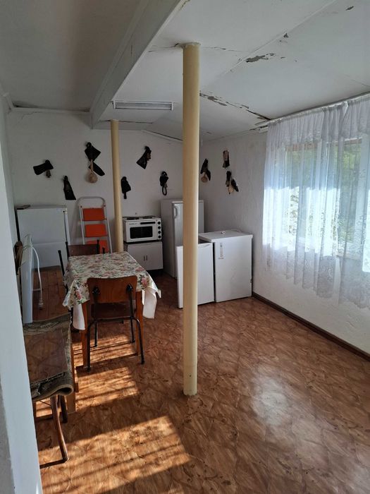 Къща с двор за продажба в с. Светля, Община Ковачевци.