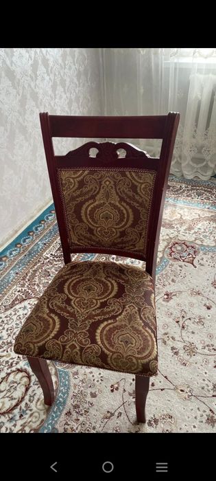 Продаем стол и стулья