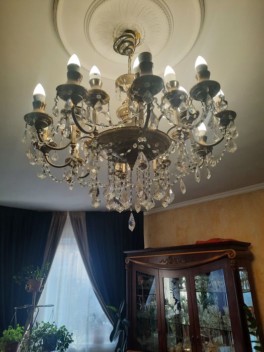 Продам люстру 20 рожковую