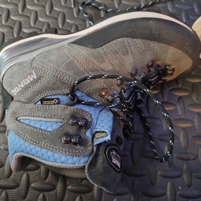 Туристически обувки за  Meindl